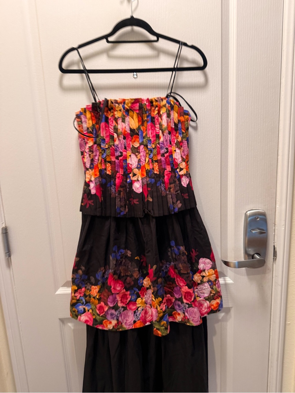 Elliatt Alice Strapless Tiered Maxi Dress in Black Floral Size S NWT - Picture 6 of 9
